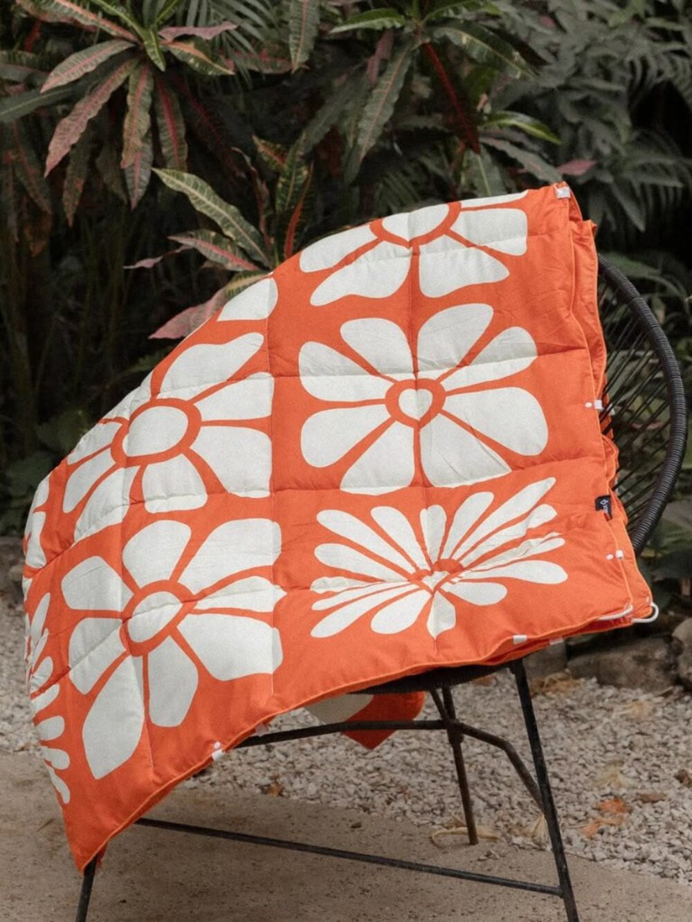 Nomadix 2-in-1 Graphene Puffer Blanket in Big Flowers Expedition Orange